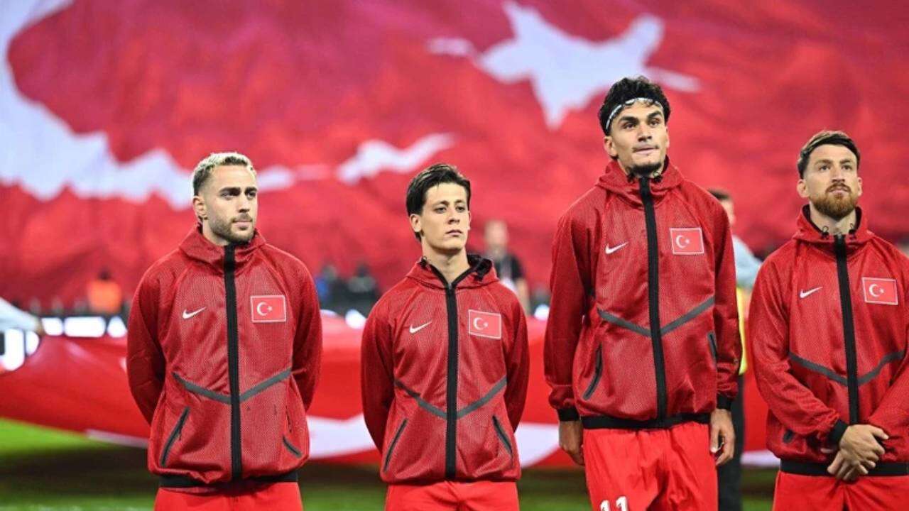 A Milli Takım maçı öncesi İtalya'da deprem: Roberto Mancini 10 yıldızı kadro dışı bıraktı! 9